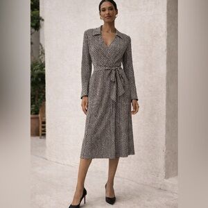 Banana Republic Monochrome Long Sleeve Dress